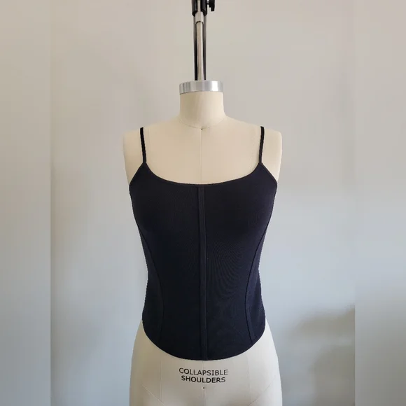 ARITZIA Sculpt Knit boustier camisolein black - Picture 2 of 12